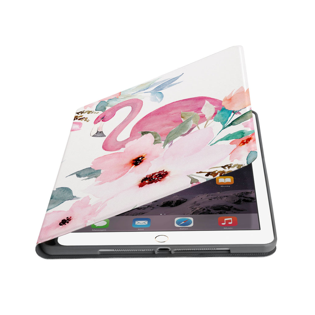 Auto wake and sleep function of the personalized iPad folio case with Flamingo design